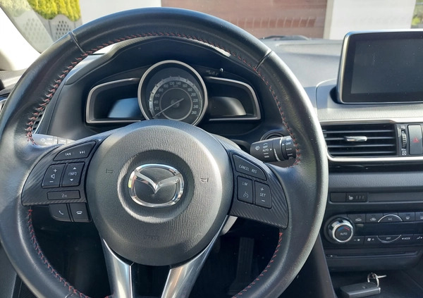 Mazda 3 cena 53000 przebieg: 142000, rok produkcji 2016 z Łask małe 596